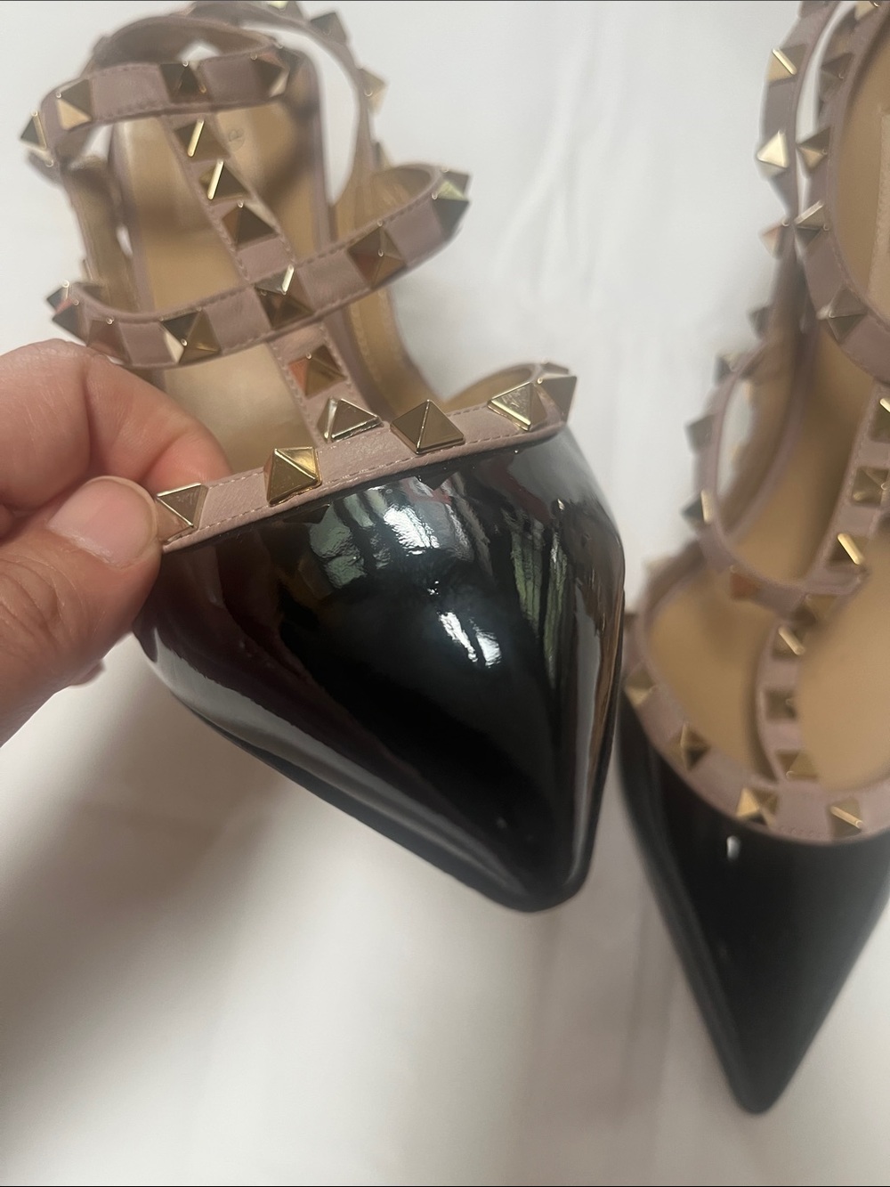 Valentino Garavani Rockstud Patent Leather T-strap Pumps Black/Blush Nude - Picture 4 of 16